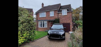 4 bed detached house to rent