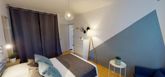 Chambre de service meublée  à louer, 4 pièces, 4 chambres, – m²