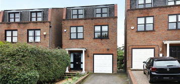 4 bedroom detached house to rent