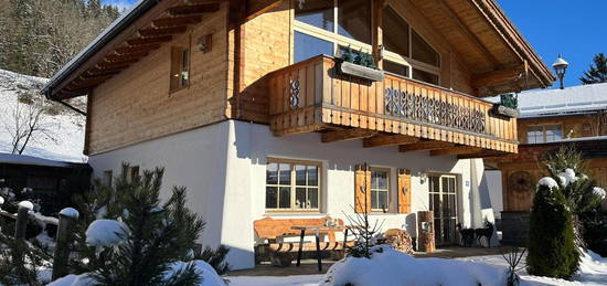 Provisionsfrei vom Eigentümer: Luxuriöses Chalet in den südlichen Kitzbüheler Alpen mit Panoramablick, attraktiver selbstbestimmter Mietrendite und Vollzeit-Hausmeister, direkt am NationalPark Hohe Tauern, WildkogelArena, ZillertalArena