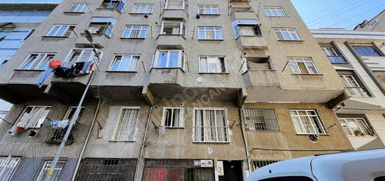 KÜÇÜKÇEKMECE MEHMET AKİF MH. EŞYALI (2+1) SATILIK DAİRE