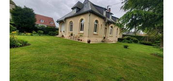 Achat maison 10 pièces 233 m²