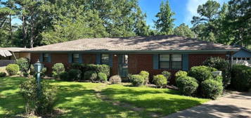 4301 Skyline Dr, Pine Bluff, AR 71603