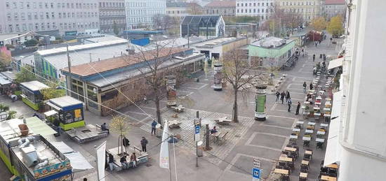 "4-Zimmer-Altbau mit Aussicht auf den beliebten Yppenplatz"