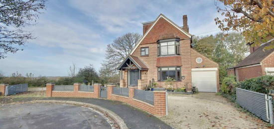 6 bedroom detached house for sale