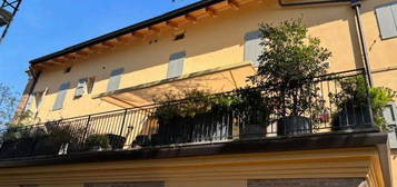 Appartamento in affitto in via Aureliano Pertile, 1 -9