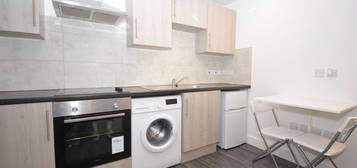 Studio to rent in Eastern Avenue, Ilford IG2