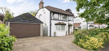 4 bed detached house for sale