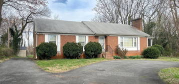 4155 Winchester Rd, Marshall, VA 20115