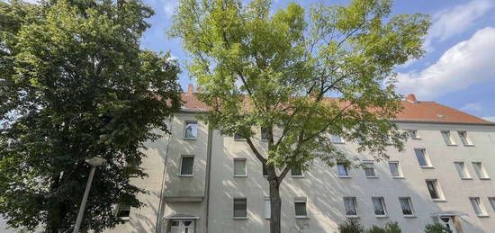 Flexibles Potenzial: Gestaltbare Etagenwohnung mit Balkon in Innenstadtlage