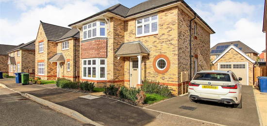 3 bed detached house to rent