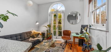 Flat for sale in Albion Road, London N16