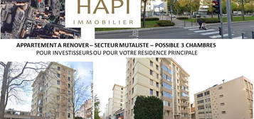 APPARTEMENT T4/T3 A RENOVER BOULEVARD JOSEPH VALLIER AVEC BALCON ET CAVE ASCENSEUR