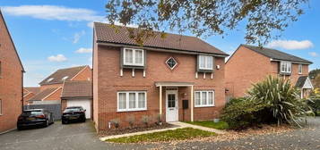 4 bed detached house for sale