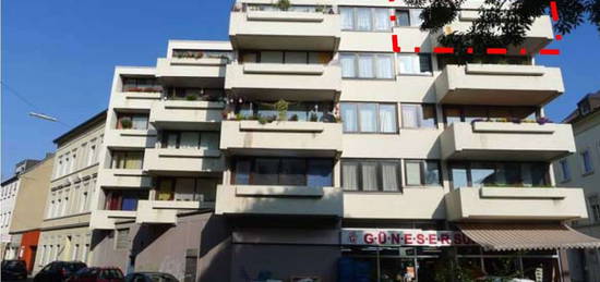 Geschmackvolle, vollständig renovierte 2-Raum-Wohnung mit Balkon in Krefeld