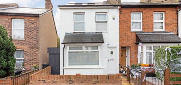 5 bed end terrace house for sale