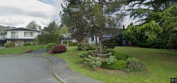3345 Cardinal Dr, Burnaby, BC V5A 2T7