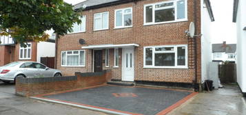 3 bed semi-detached house to rent