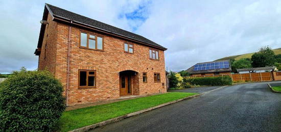 4 bedroom detached house