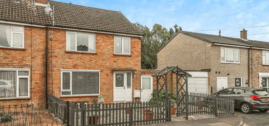 3 bed semi-detached house for sale