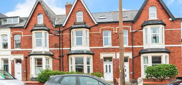 6 bed terraced house for sale