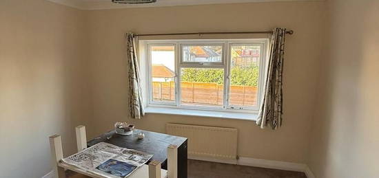 3 bedroom flat to rent