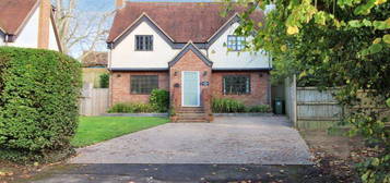 6 bed detached house for sale