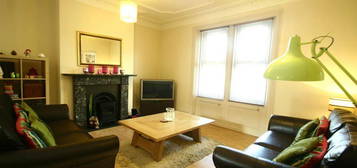 4 bedroom terraced house to rent