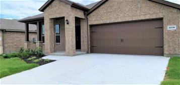 2216 Chesnee Rd, Fort Worth, TX 76108