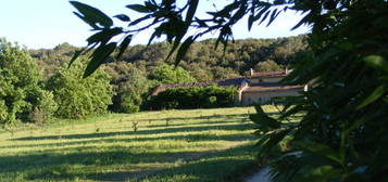 Ferme et sa bergerie au calme