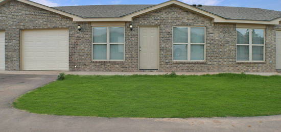 606 Ashland Ave #C, Friona, TX 79035