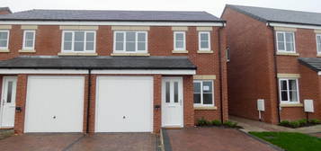 3 bed semi-detached house to rent