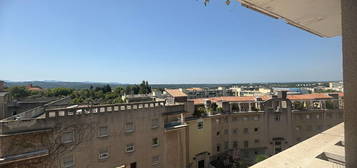 AIX  PROX ROTONDE  TERRASSE GARAGE MEUBLE