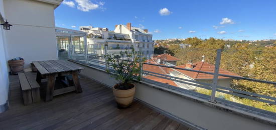 Appartement meublé  à louer, 4 pièces, 3 chambres, 118 m²