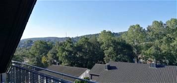 ****REDUZIERT***Kurzfristig beziehbare 4 ZKB Dachgeschoss ETW mit Balkon und großem Garten in Ottweiler