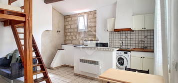 Studio meublé  à louer, 1 pièce, 27 m², Étage 2/2