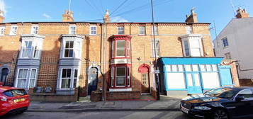 Terraced house for sale