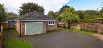 Bungalow to rent in Lees Road, Brabourne Lees, Ashford TN25