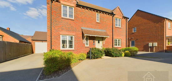 4 bed detached house for sale