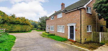 3 bedroom semi-detached house to rent