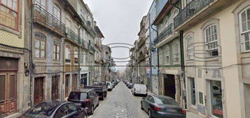 T1+1 Rua do Almada c/ Lugar garagem -á Baixa do Porto