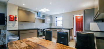 6 bedroom terraced house