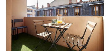 TOULOUSE - CAPITOLE - T1 bis meublé avec terrasse ensoleillée.