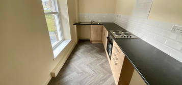 Flat to rent in 36 Willow Street, Accrington BB5