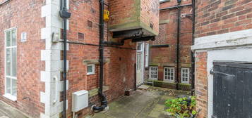 Flat to rent in Allerton Hall Courtyard, Chapel Allerton, Leeds LS7