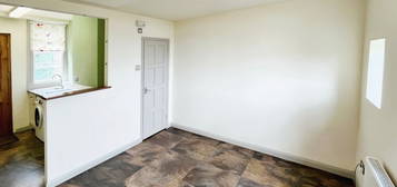 1 bedroom detached house to rent