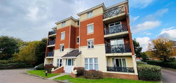 Flat to rent in Luanne Close, Cradley Heath B64