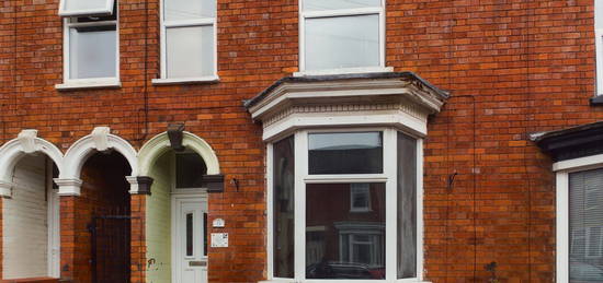 Terraced house to rent in Eastbourne Street, Lincoln LN2