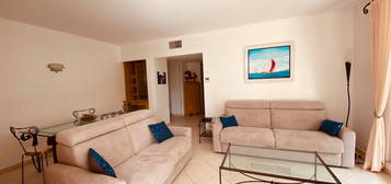 Cannes Palm Beach, location 3pc, meublé, rez de jardin, garage