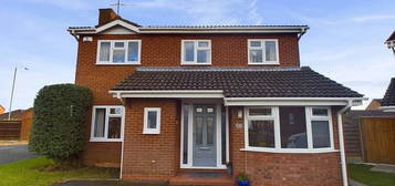 4 bed detached house for sale